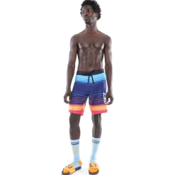 BOARD SHORTS IN LINES