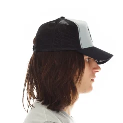 CLEAN LOGO MESH BACK TRUCKER CURVED VISOR IN VINTAGE GREY