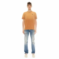 SHIMUCHAN LOGO SHORT SLEEVE CREW NECK T SHIRT IN VINTAGE RUST