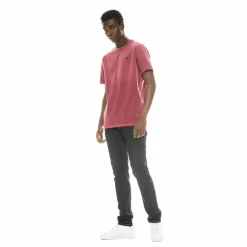 SHIMUCHAN LOGO SHORT SLEEVE CREW NECK T SHIRT IN VINTAGE MERLOT